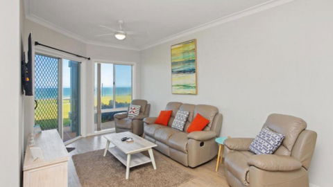 Apartment 14 - The Meridian - Holiday Sunshine Coast 2