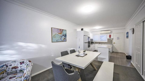 Apartment 27 - The Meridian - Holiday Sunshine Coast 2