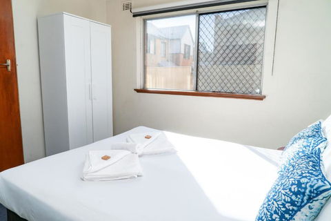 Apartment 3 Burswood - Holiday Sunshine Coast 3