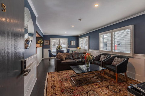 Apartment 5 - The Stables Perisher - Sunshine Coast Tourism 0