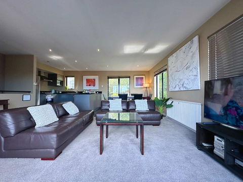 Apartment On Star Unit 1 - Holiday Sunshine Coast 2