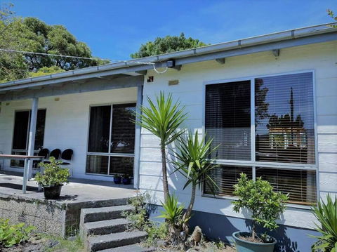 Apollo Bay Holiday House - Holiday Sunshine Coast 3
