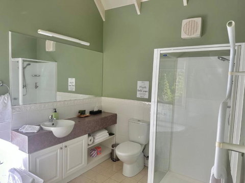 Apple Tree Cottage - Sunshine Coast Tourism 3