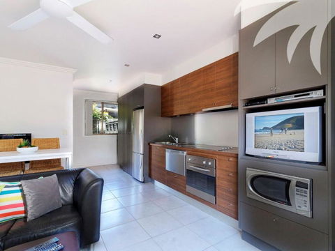 Aqua Apartment 1 - Holiday Sunshine Coast 2