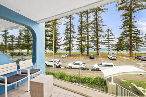 Aqua Blu - Prized Position - Holiday Sunshine Coast 1