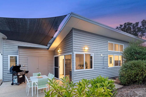 Aqua21 @ Cape Villas Dunsborough - Sunshine Coast Tourism 1