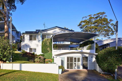 Arabella - Sunshine Coast Tourism 4