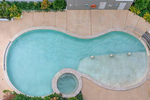 Arafura Suites - Dual-Studio Resort-style Getaway - Sunshine Coast Tourism 1