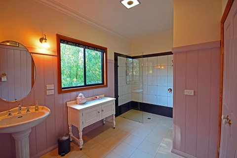Araluen Park Cottages - Holiday Sunshine Coast 1