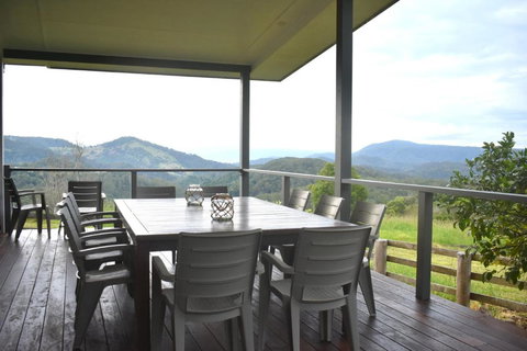 Arcadia Views - Sunshine Coast Tourism 4