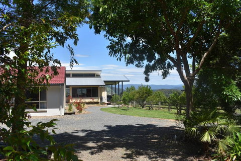 Arcadia Views - Sunshine Coast Tourism 0