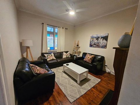 Arden On McLachlan - Holiday Sunshine Coast 2