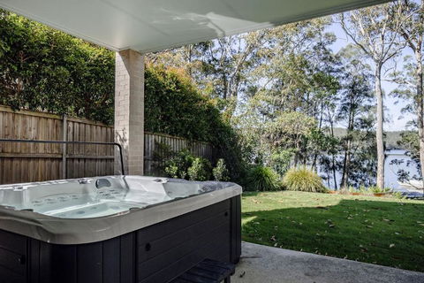 Aria Shores - Your Lakeside Haven - Holiday Sunshine Coast 2