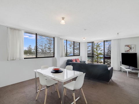 Aries Unit 16 - Holiday Sunshine Coast 2