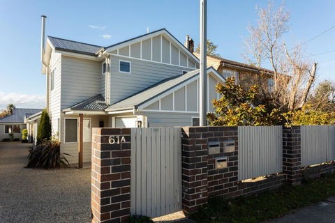 Armidale Cottage - House 1 - Holiday Sunshine Coast 1