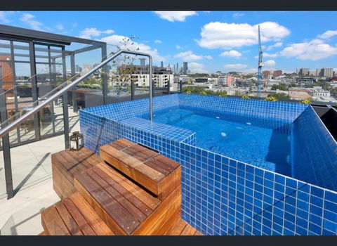 Art Deco - Collingwood Hideaway - Holiday Sunshine Coast 3