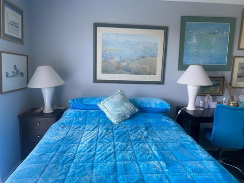 Art House Blue Room - Sunshine Coast Tourism 2