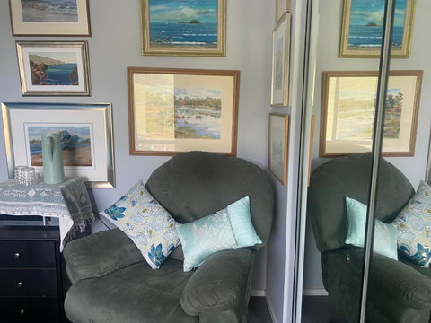 Art House Blue Room - Sunshine Coast Tourism 4