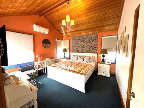 Artee House - A Bright Escape - Holiday Sunshine Coast 2