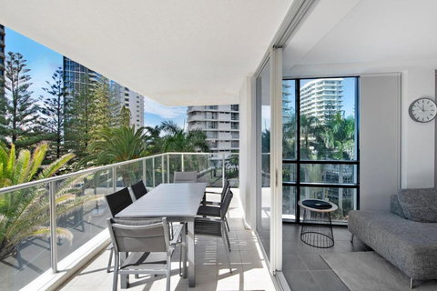 Artique 3 Bedroom Apartment Close To The Beach - CoastHM - Holiday Sunshine Coast 4