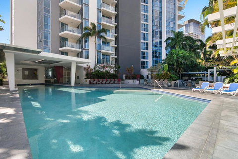 Artique 3 Bedroom Apartment Close To The Beach - CoastHM - Holiday Sunshine Coast 1