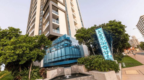 Artique 3 Bedroom Apartment Close To The Beach - CoastHM - Holiday Sunshine Coast 3