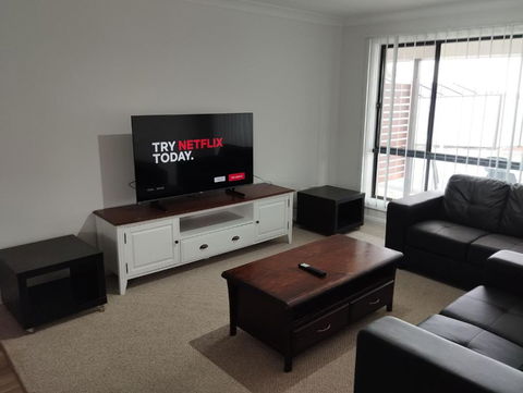 Ascot Gardens Serviced Apartments - Holiday Sunshine Coast 4
