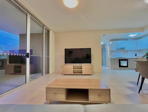 Ashfield 2 Br Apt Bus&Train Shop Parking - Holiday Sunshine Coast 1