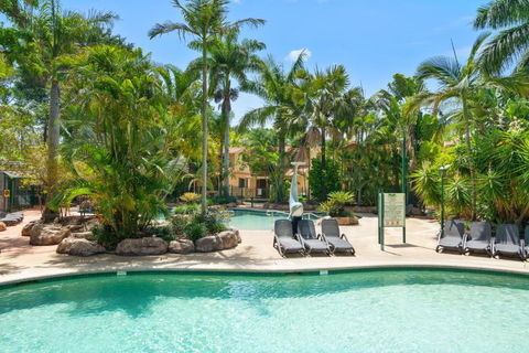 Ashmore Palms Holiday Village - Holiday Sunshine Coast 1