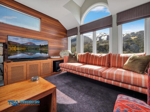 Aspect 2A - Sunshine Coast Tourism 1