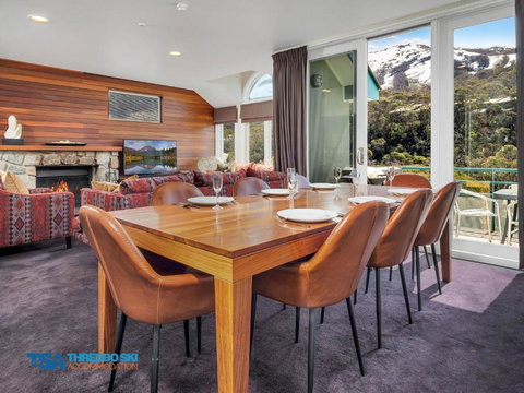 Aspect 2A - Sunshine Coast Tourism 2