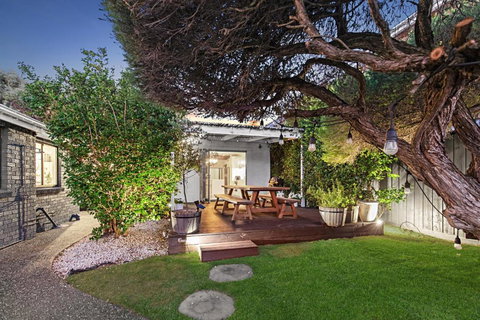 Aspendale Beach House - Sunshine Coast Tourism 1