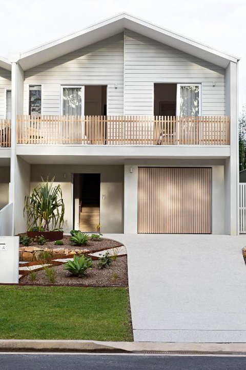 Aster - Sunshine Coast Tourism 3