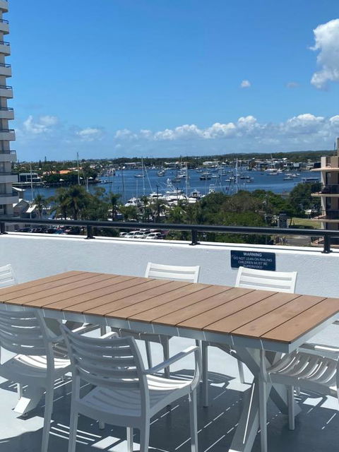 At The Beach Mooloolaba, Private Rooftop With Spa, 50m To Beach, Surfclub And Esplanade - Holiday Sunshine Coast 1