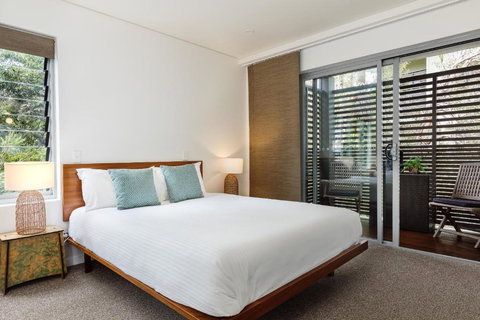 At Waves Unit 9 - Holiday Sunshine Coast 3