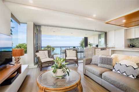 At Waves Unit 9 - Holiday Sunshine Coast 1