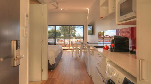 Atherton Apartments - Holiday Sunshine Coast 0
