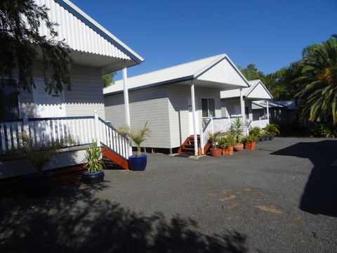 Augathella Palms Motel - Holiday Sunshine Coast 0