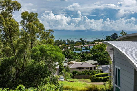 Austinmer - Cannonvale - Holiday Sunshine Coast 2