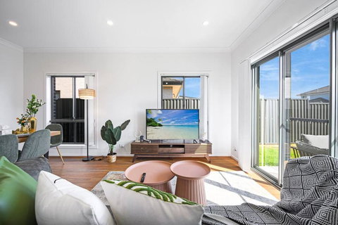 Austral Mordern House 10ppl - Sunshine Coast Tourism 0