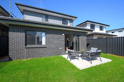 Austral Mordern House 10ppl - Sunshine Coast Tourism 3
