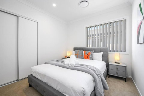 Austral Mordern House 10ppl - Sunshine Coast Tourism 4