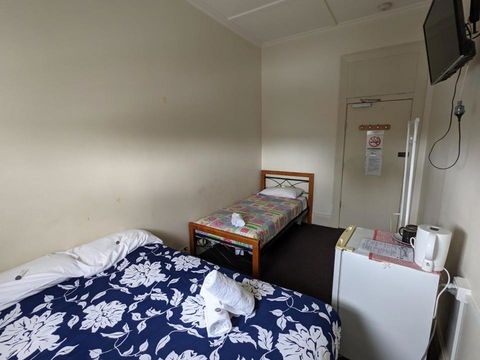 Australian Hotel - Holiday Sunshine Coast 3