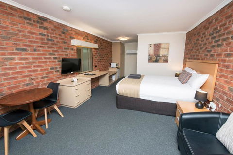 Australian Settlers Motor Inn - Holiday Sunshine Coast 1