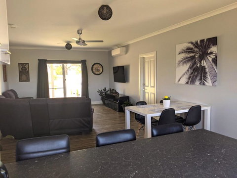 Australian Wildlife At Your Door - Holiday Sunshine Coast 4