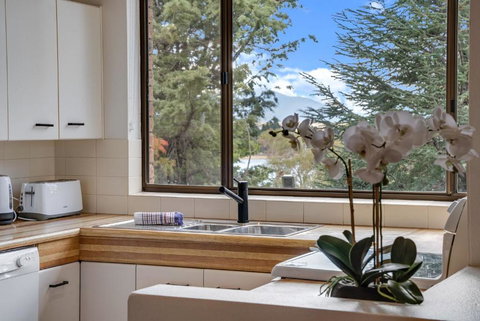 Avalanche 3 - 3BR Apartment L Central Location L Balcony L WiFi - Sunshine Coast Tourism 3