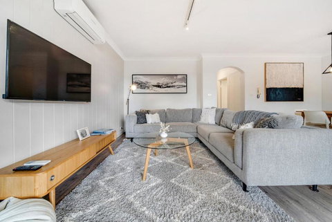 Avalanche 3 - 3BR Apartment L Central Location L Balcony L WiFi - Sunshine Coast Tourism 1