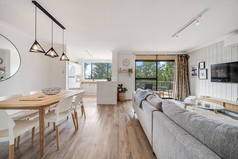 Avalanche 3 - 3BR Apartment L Central Location L Balcony L WiFi - Sunshine Coast Tourism 0