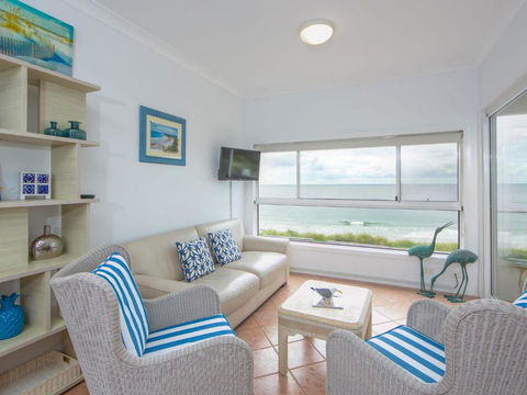 Avalon 1 - Holiday Sunshine Coast 0