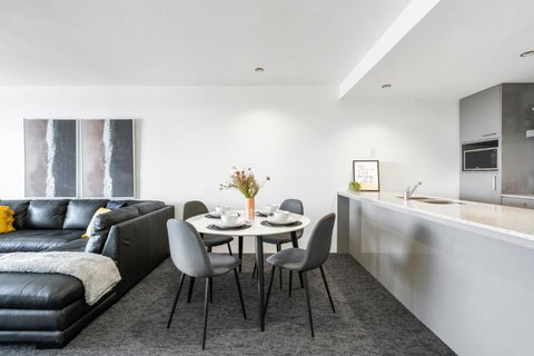 Avalon Apartments - Self Contained Apartments - Wow Stay - Holiday Sunshine Coast 3